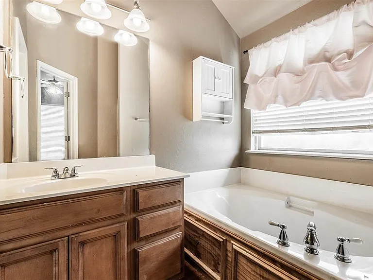 2505 Rookhaven Ln — Photo 5