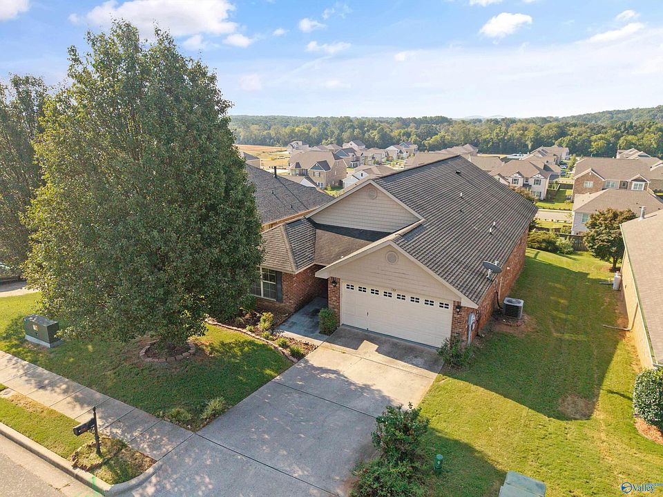 1st image of 126 Forest Glade Dr
