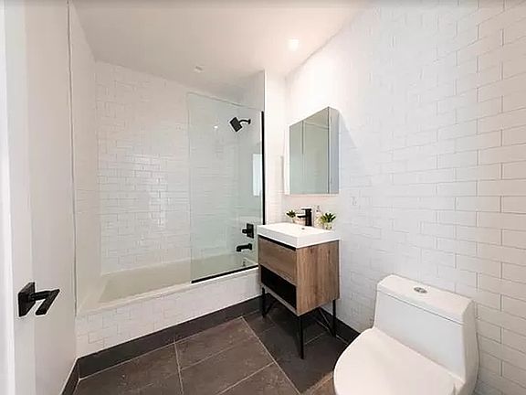 5th image of 1229 Putnam Ave #2D