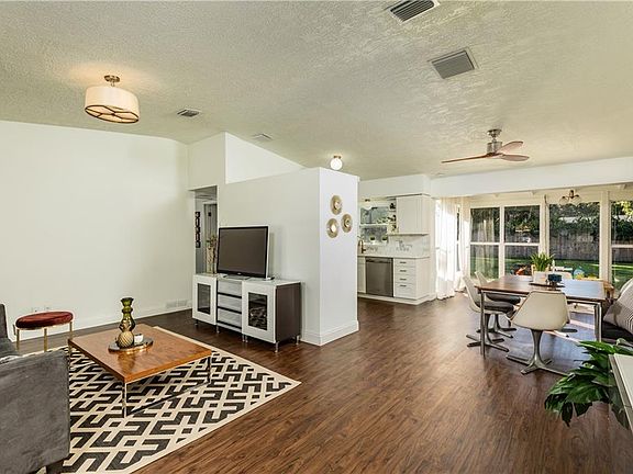 4th image of 680 69th Ave S