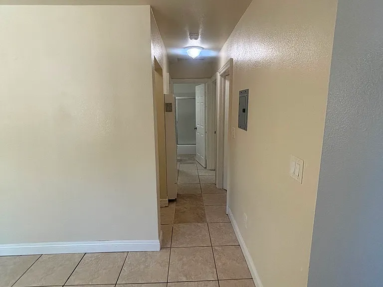 4232 Kenwood Ave — Photo 5
