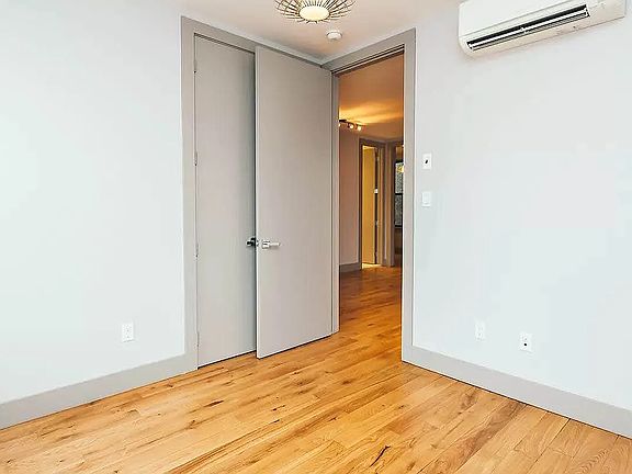 4th image of 451 Woodward Ave APT 3L