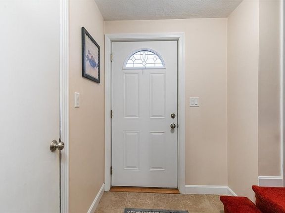 4th image of 9 Twin Brooks Cir #9