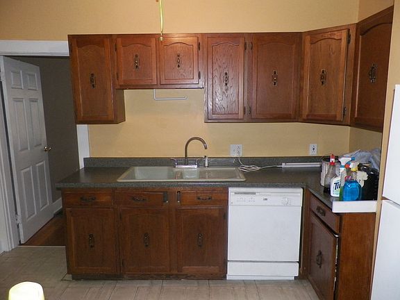 5th image of 13 Knecht Dr