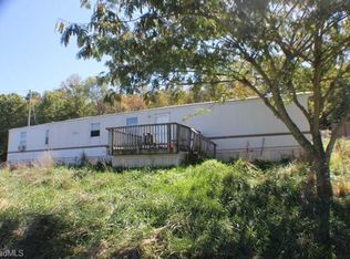 2241 Davis Knob Rd, Galax, VA 24333