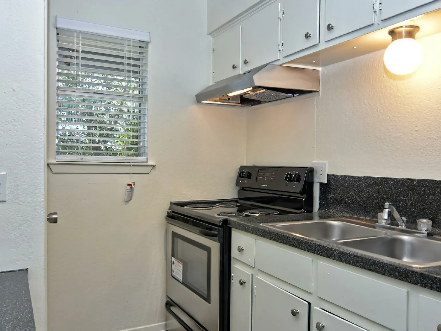 Flats At The Cameron — Photo 4
