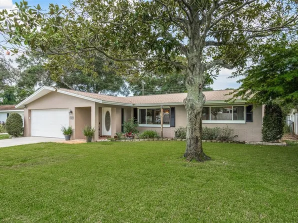 1669 Woodridge Dr, Clearwater, FL 33756