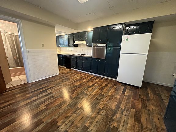 3rd image of 77 Arch St #81