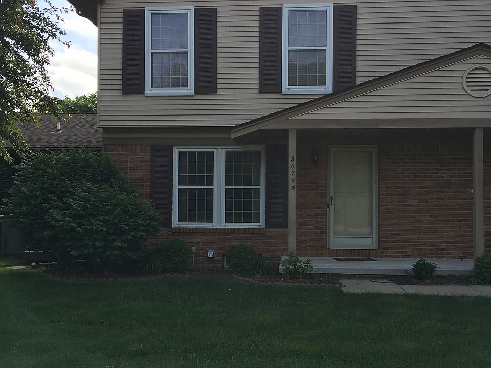 1st image of 36793 Oakwood Ln