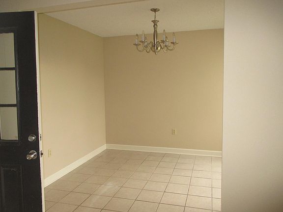 3rd image of 872 Meadow Glen Ave