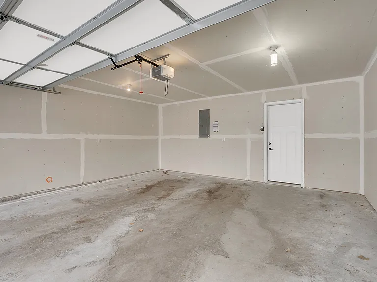 Very Nice Garage !