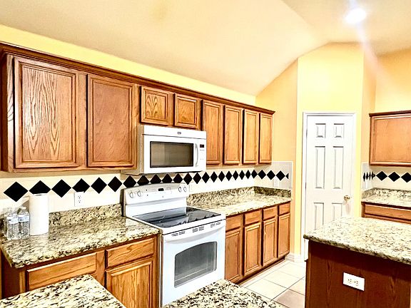4th image of 3773 Menard Dr