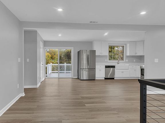 5th image of 7025 Bonnafair Dr