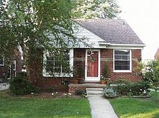 21431 Bournemouth St, Harper Woods, MI 48225