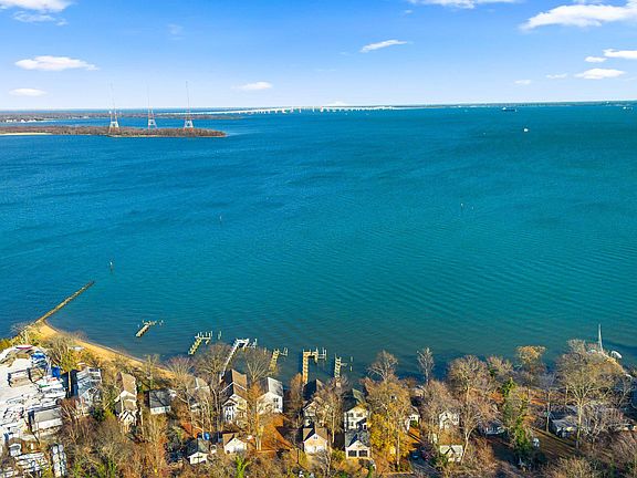 5th image of 7019 Bay Front Dr