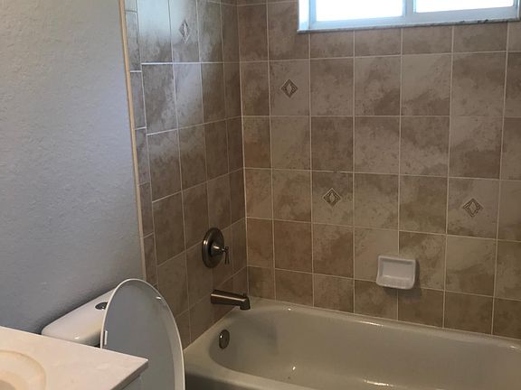 5th image of 1275 Heath Ln