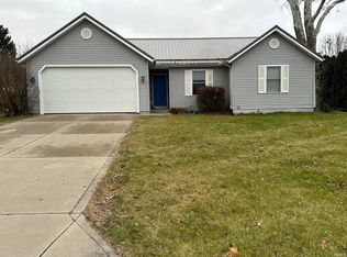 212 Dipper Dr, Middlebury, IN 46540