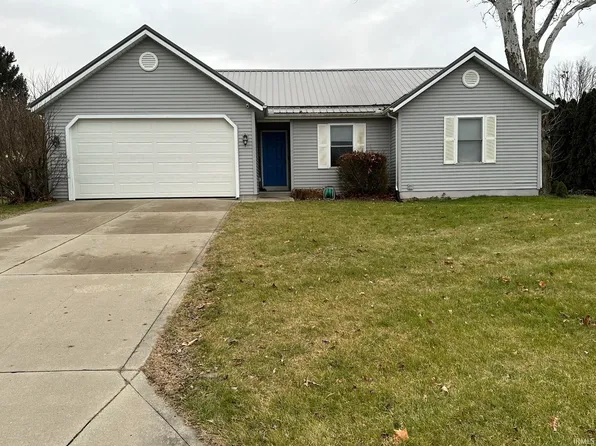 212 Dipper Dr, Middlebury, IN 46540