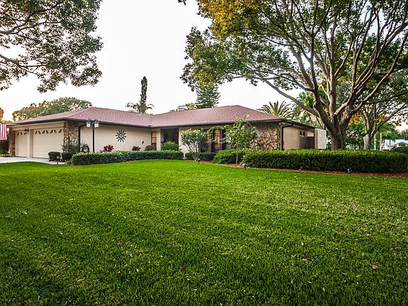 Corner homesite