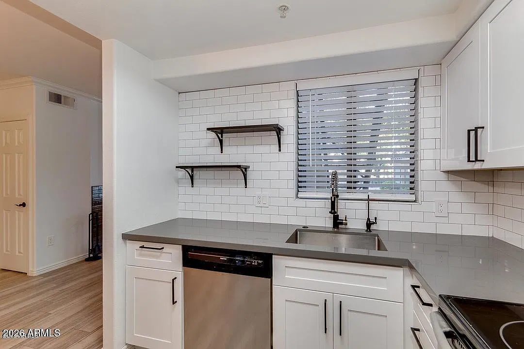 1 bed, 1.0 bath, 731 sqft, $1,850 — Photo 3