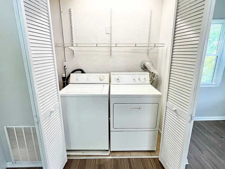112 Shepherd Ave — Photo 4