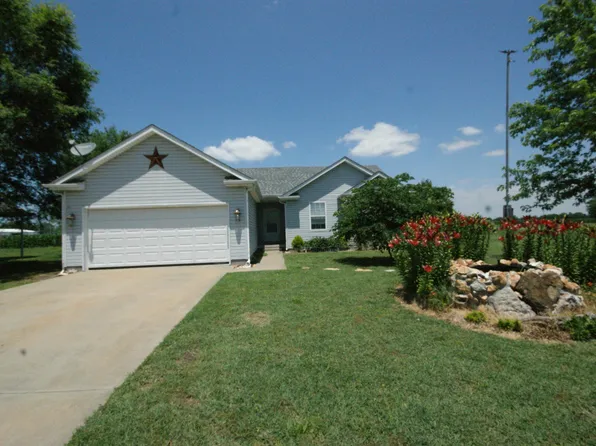 806 E 5th Terrace, Lamar, MO 64759