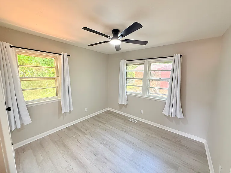 1101 Fontana St — Photo 15