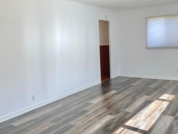 3rd image of 8757 Morningstar Ln
