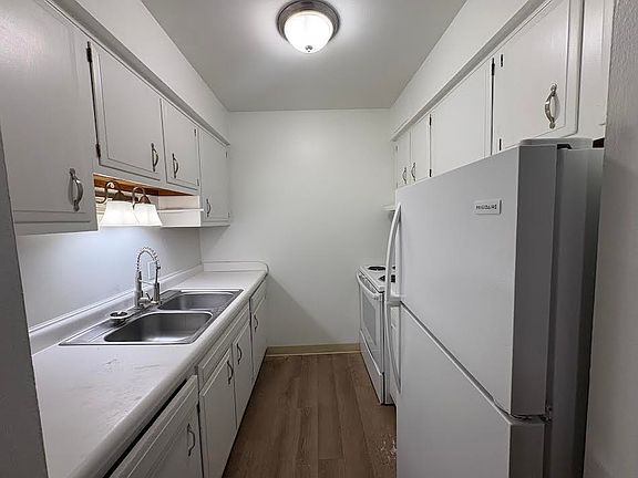 5th image of 2905 Tremainsville Rd #3