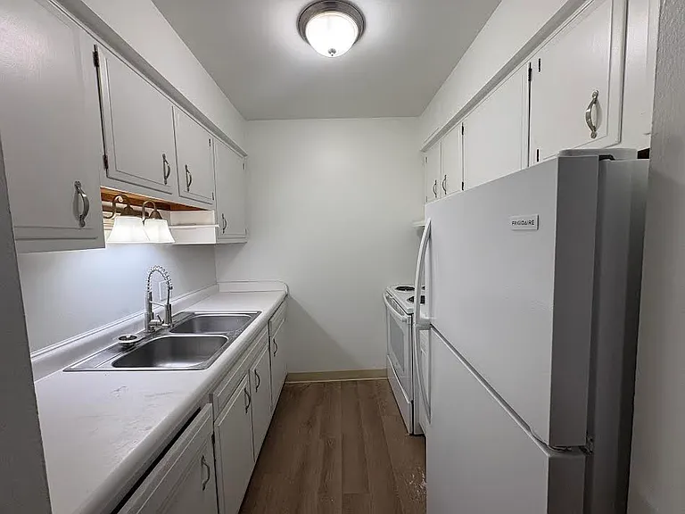 2905 Tremainsville Rd #3 — Photo 5