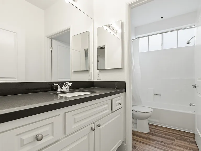 2BD (D) - Bathroom