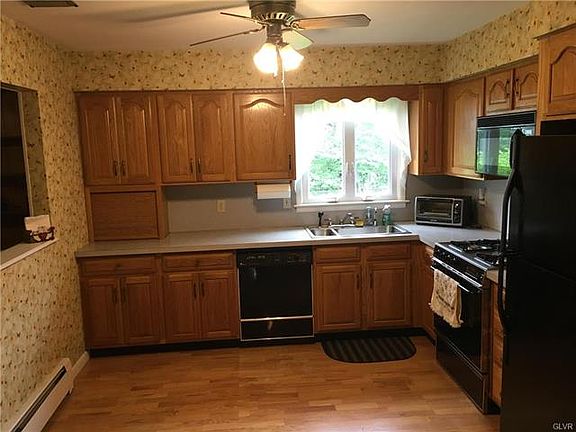 4th image of 2715 Cresmont Ave