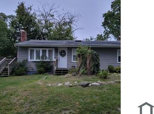 12 Columbus Ave, Farmingville, NY 11738