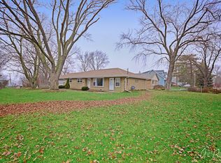 24910 W Ravine Dr, Lake Villa, IL 60046