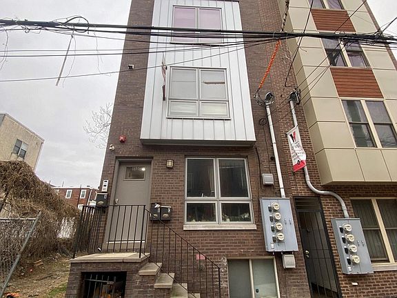 2nd image of 1604 N Willington St Unit B