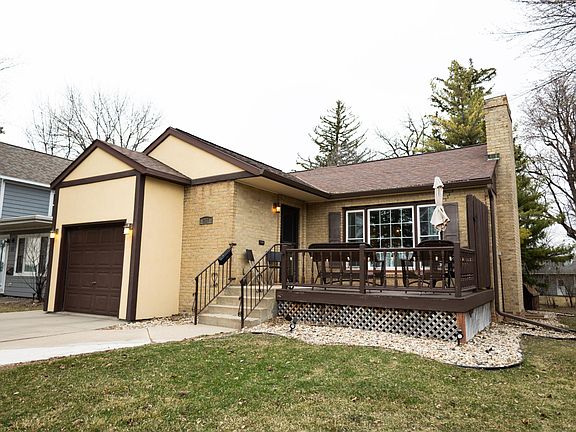 5th image of 207 Lake Ave