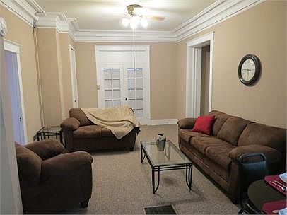 3rd image of 610 W Elm St #10717214