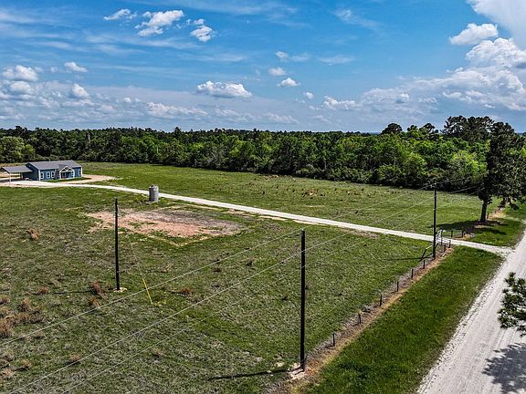 2nd image of 637 Round Prairie Rd