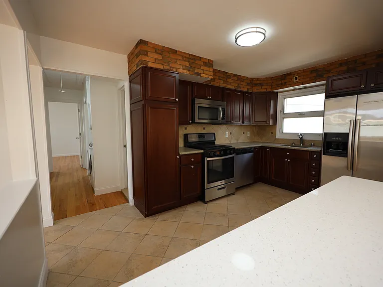 475 Beach Rd #2 — Photo 22
