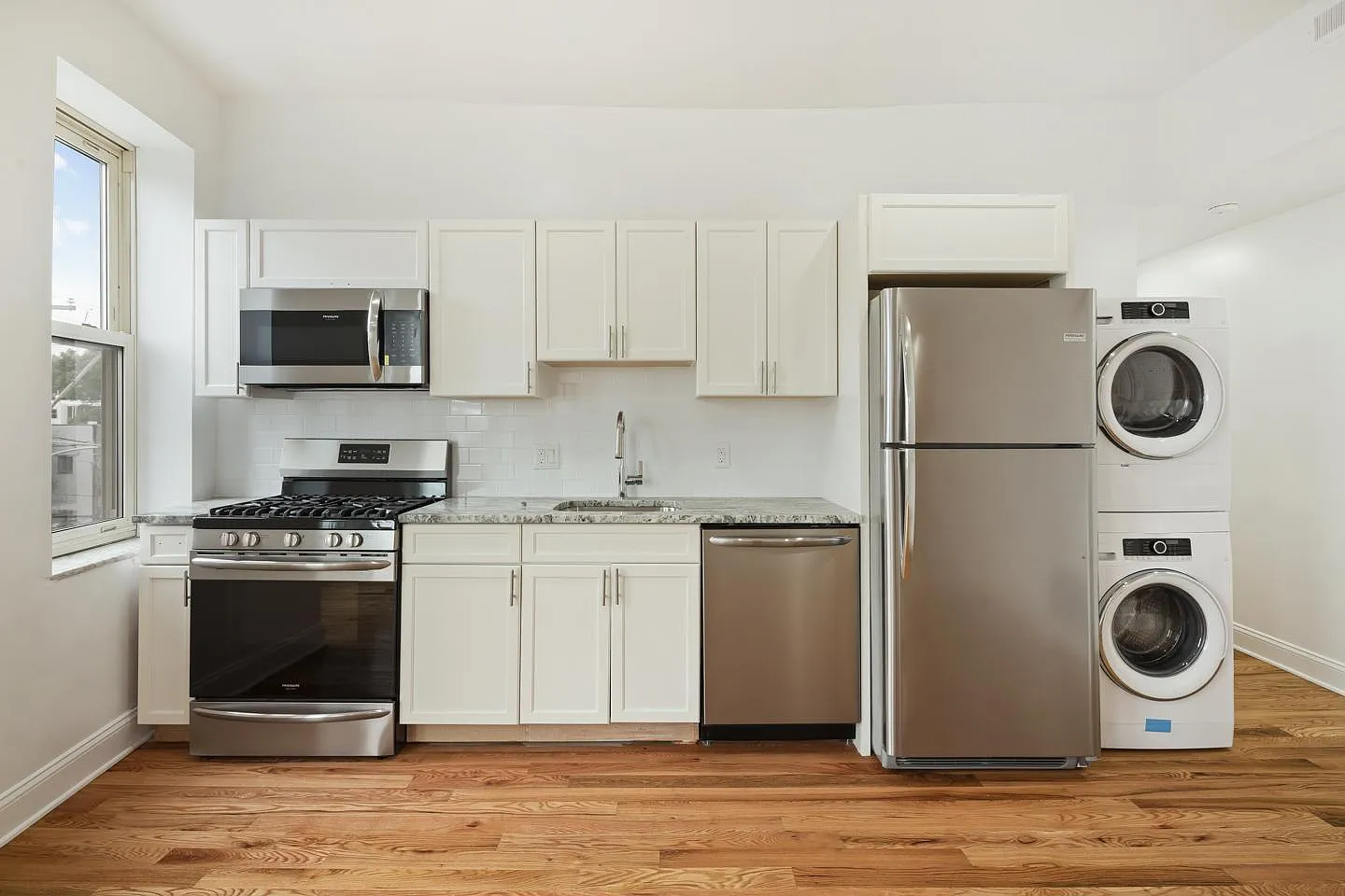 1 bed, 660 sqft, $1,695 — Photo 3