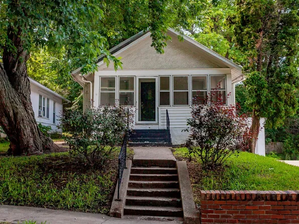 802 Fulton Dr, Des Moines, IA 50315