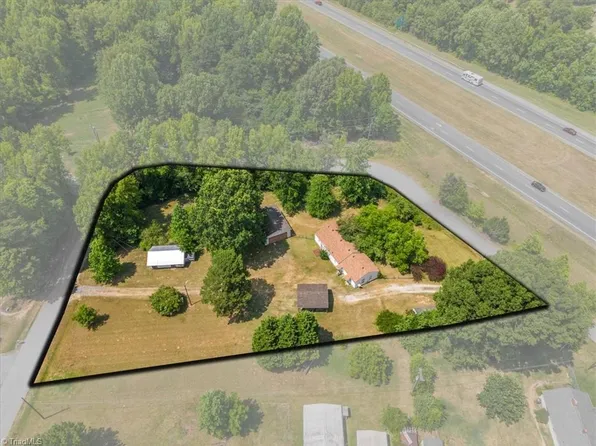 4802 Begonia Rd, Pleasant Garden, NC 27313