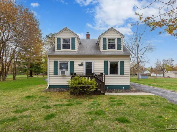 606 S Occidental Rd, Tecumseh, MI 49286
