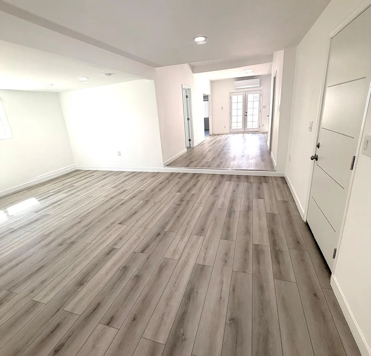 3 bed, 2.5 bath, 1550 sqft, $4,200 — Photo 2