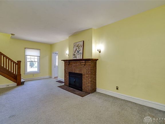 3rd image of 617 Waneta Ave
