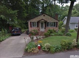 45 E 17th St, Huntington Station, NY 11746