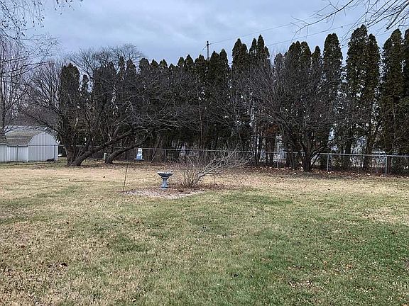 5th image of 1213 Maple Ave