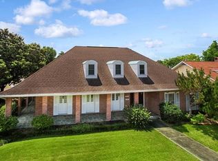 1833 Kabel Dr, New Orleans, LA 70131