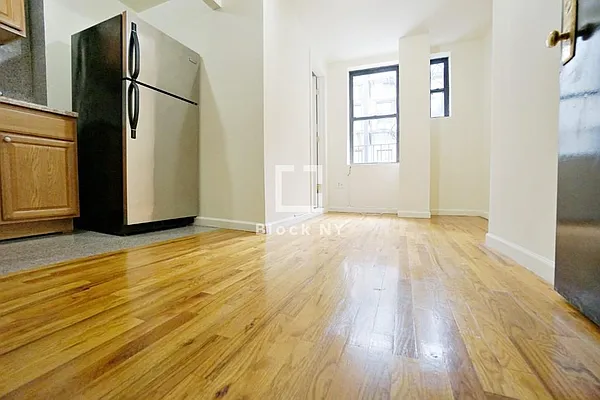 Rented by Block Holdings LLC | media 6