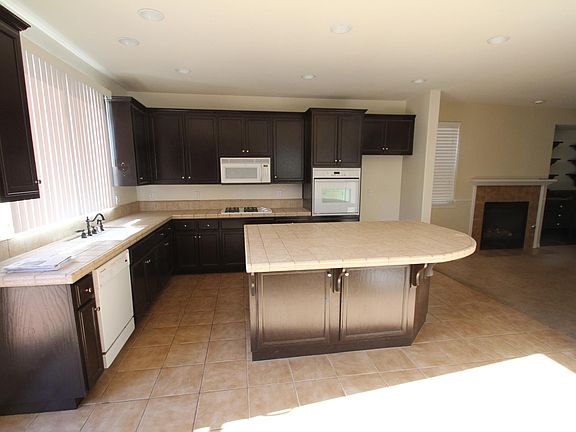 4th image of 1424 Mesa Creek Dr